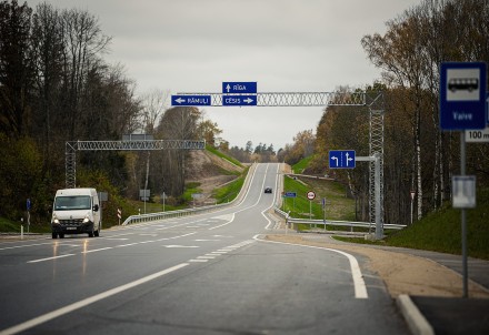 Noslēgti būvdarbi šosejas A2 posmā "Melturi–Rīdzene"