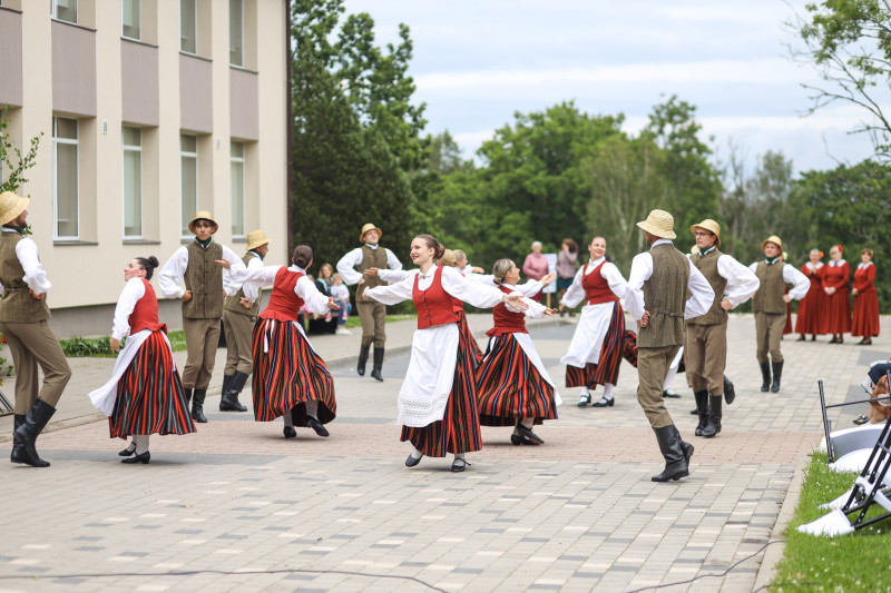 FOTOGALERIJA: Amatas apvienības svētki "Ar saknēm debesīs"